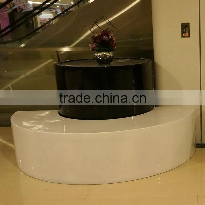 Giant mall half round chair