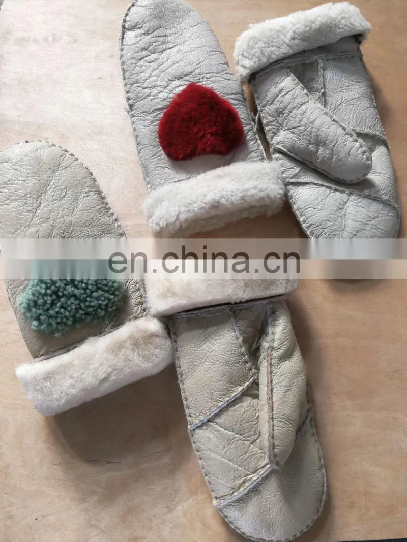 Manufacturer wholesale Lovely Baby Lambskin Gloves Warm Mittens Fur Gloves