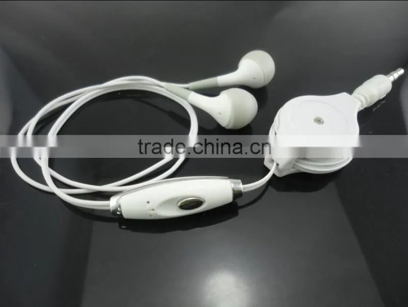earphones with retractable cord