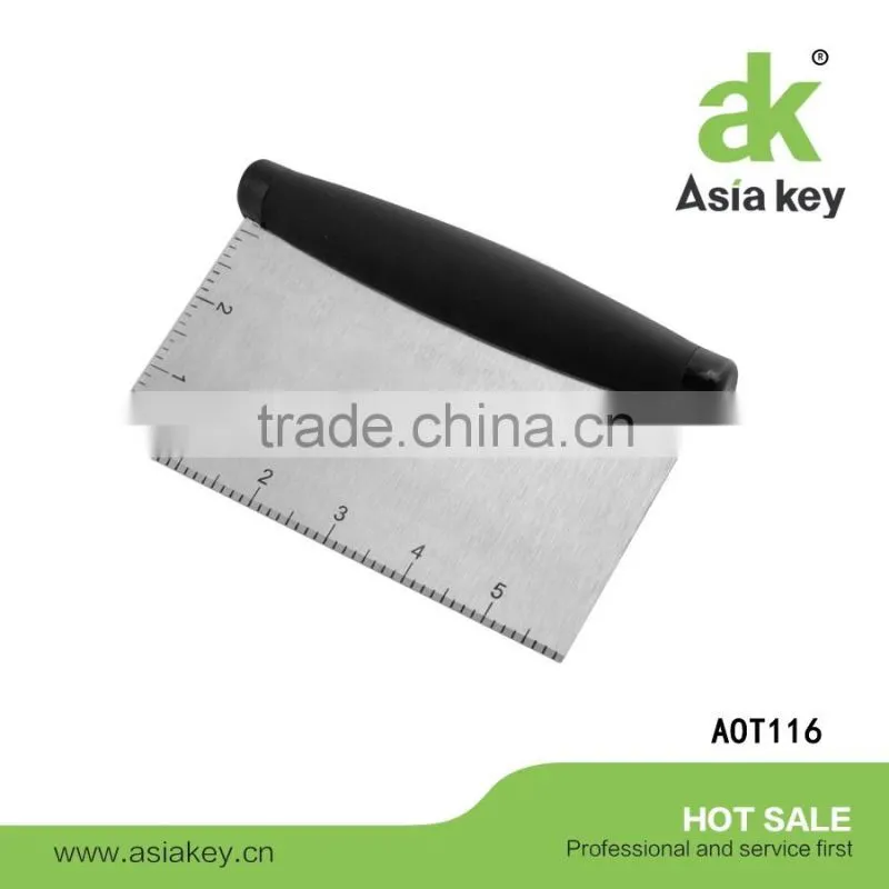 15cm Measuring Scale Stainless Steel Knife Blade Dough Scraper With No-Slip TPR Black Handle