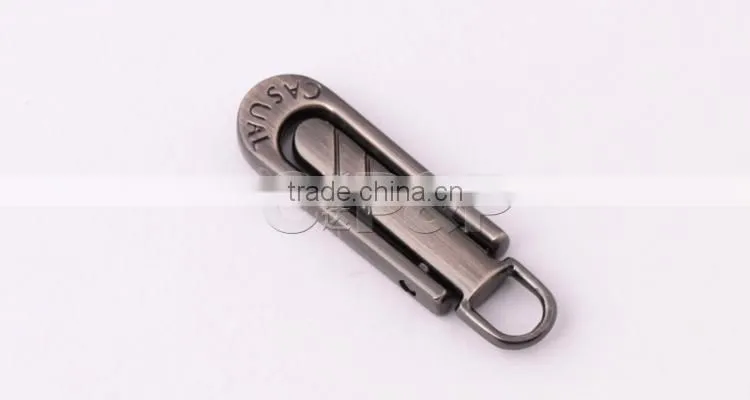 Latest special design garment zipper puller with three moveable parts