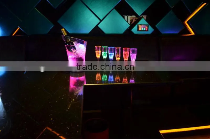 China Manufactuer clear champagne glass