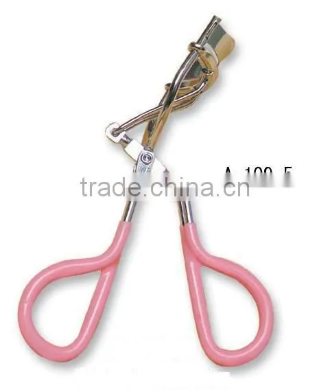 eyelash curler with plastic handle