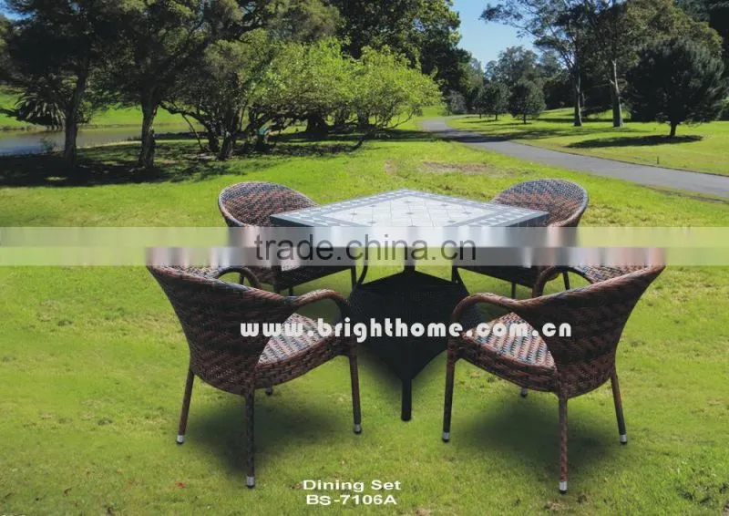 Outdoor PE Rattan Dining Set for Outdoor with 4 Chairs SGS