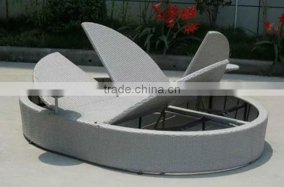 comfortable PE rattan Sun Lounger