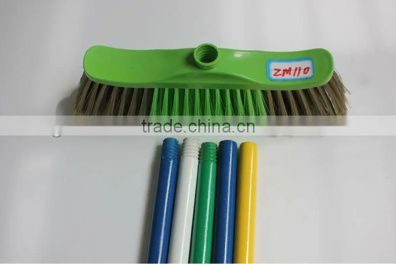Varnished wooden broom handle with high quality