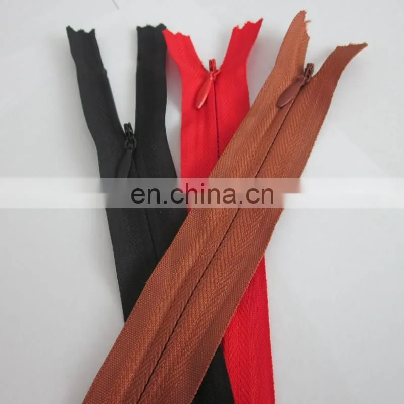 Long chain invisible zipper resin zipper rolls factory for garment production