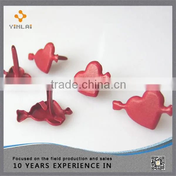 Hot sales metal heart-shaped brads