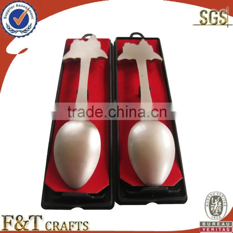 Zinc alloy high quality pearl nickel souvenir spoon for your desgin