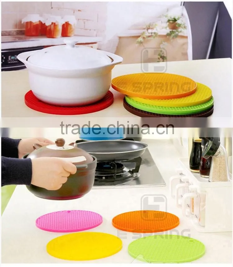Cute non-slip kitchen utensils silicone hot pot pad