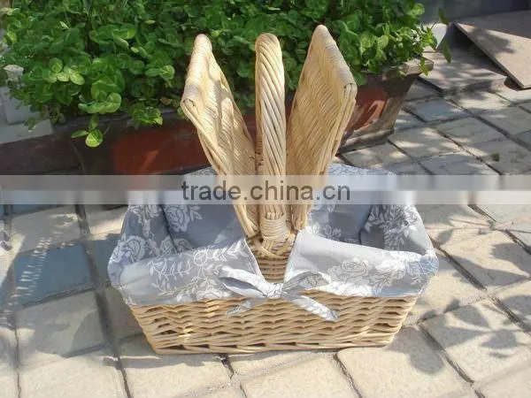 Empty wicker gift basket with lid and handle
