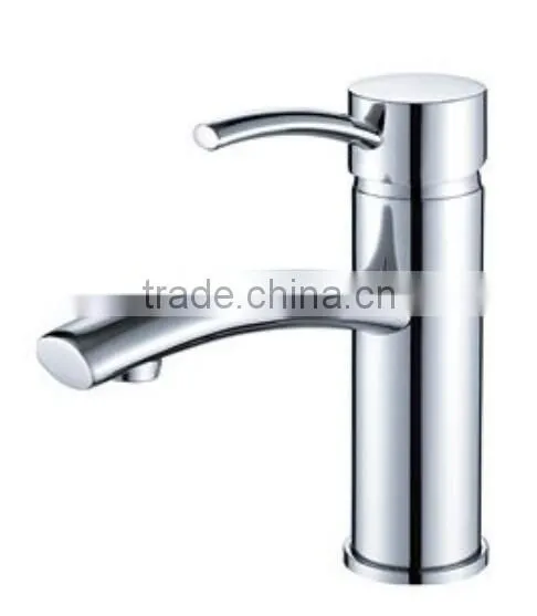Chrome bath faucet hot and cold water tap