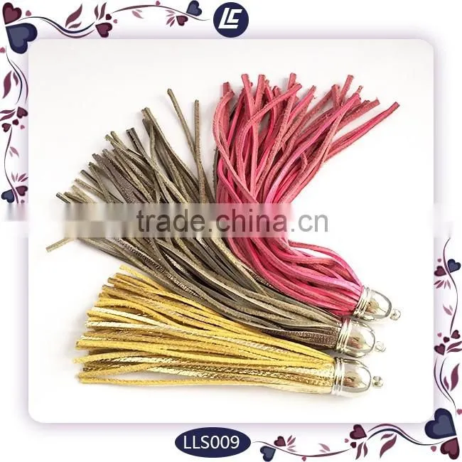 2016 fashionable promotional cowhide leather keychain tassel