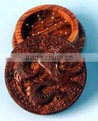 Carved Leaf Wooden Grinder