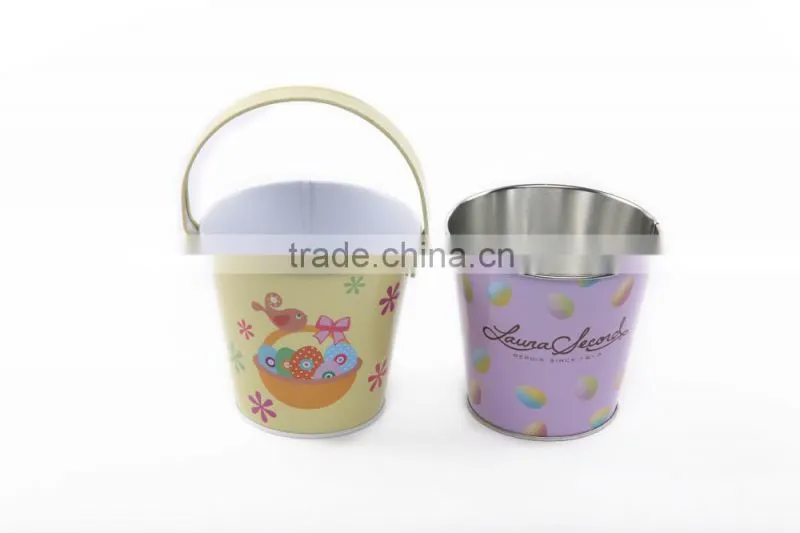 Small metal tin bucket with handle for easter