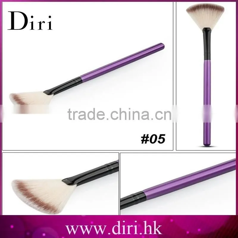 Black Fan-Shaped Handle Facial Brush Skin Care Makeup Tool Facial Concealer Makeup Brush