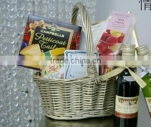 Three-piece oval willow gift basket with handle for Christmas