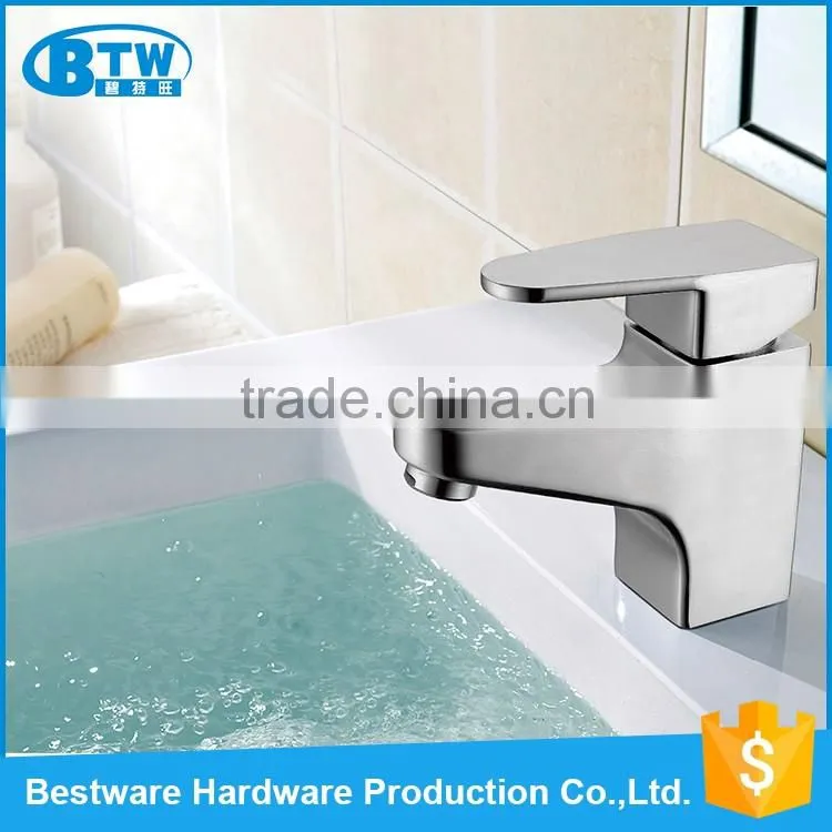 wholesale custom 304 stainless steel single handle pull out upc kitchen sink faucet