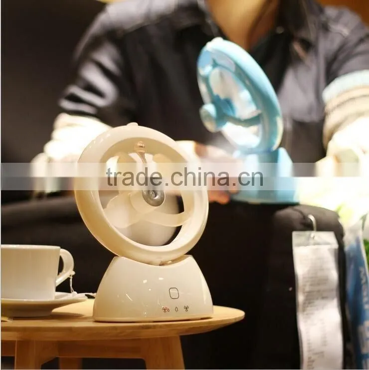 Mini Water Mist Desk Fan Multi-functional USB Rechargeable Super Mute Mini Table Fan With Humidifier Portable Office Fan