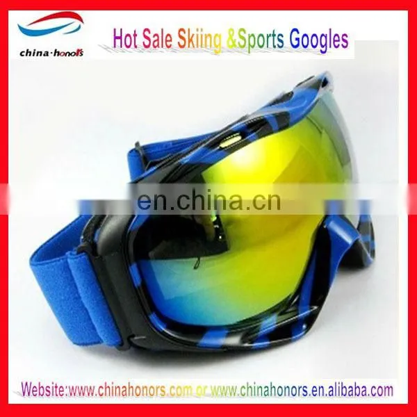logo ski goggles