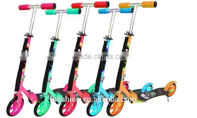 Short time delivery adult kickscooter with carry strap