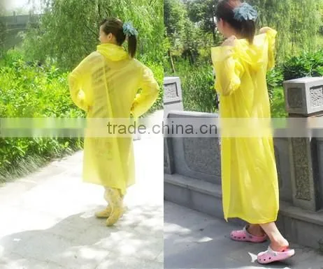 Chinese factory wholesale PE raincoat