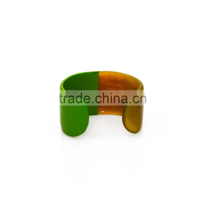 Buffalo Horn bracelet, lacquered fisnishing