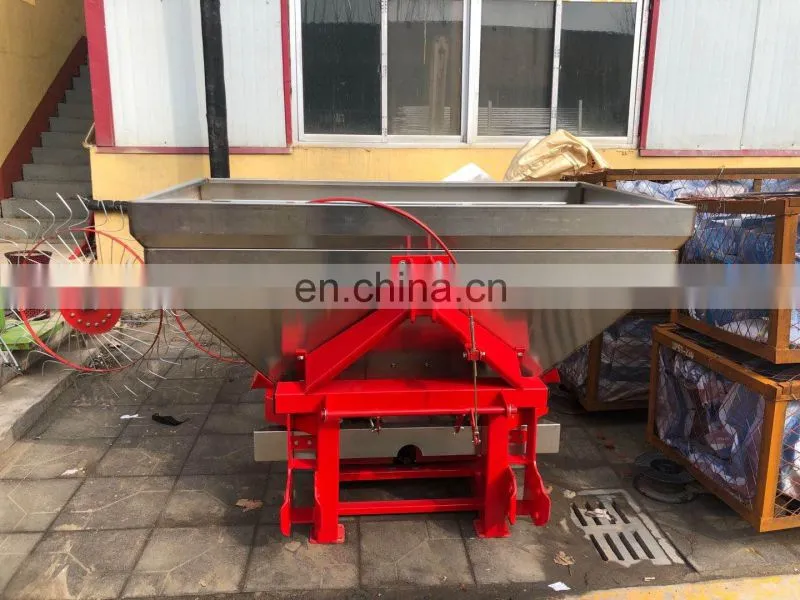agricultural tractor mounted PTO double-disc fertilizer spreader