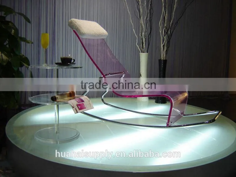 Fashionable acrylic outdoor furniture of lounge chair and table set