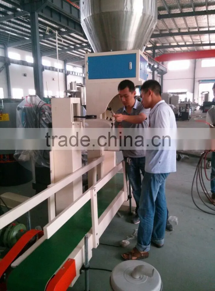packing machine for plastic partcle particles with a big silo