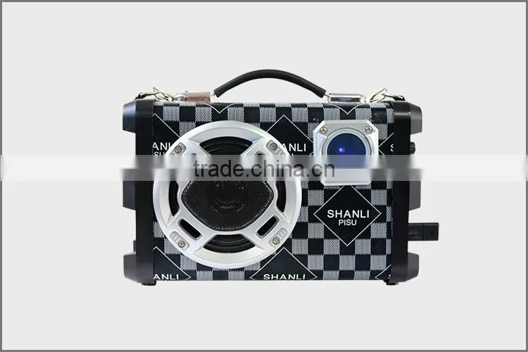 Hot Single 5Inch Good Bass USB FM Speaker With Strap Loud Sound Active Portable Speakers For Bar