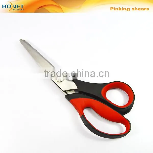 S21002 9-3/4" Plastic handle pink wave scissors