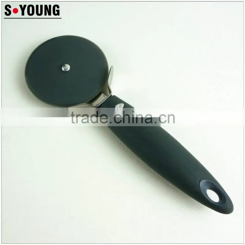 32065 Kitchen gadget kitchen tool round pizza cutter