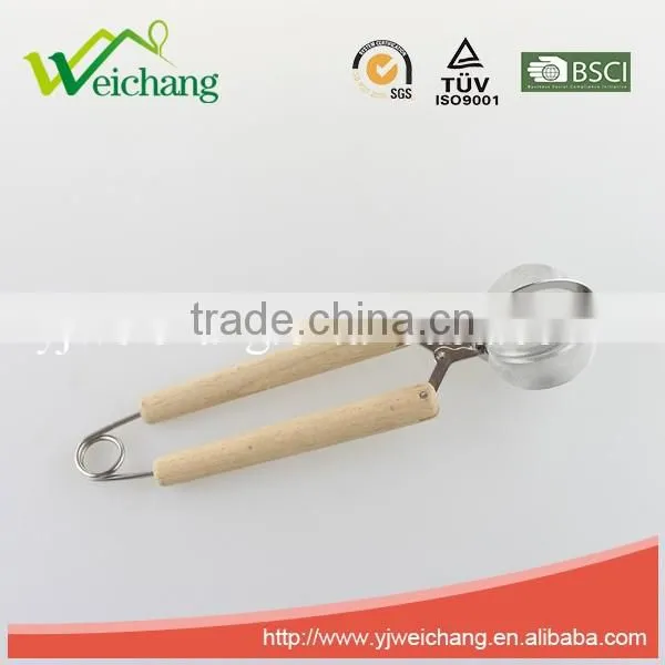 WCL029 Wooden Handle Stainless Steel Tea Ball