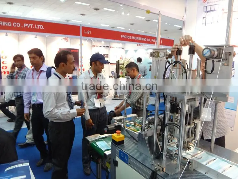 HT-WZD600fully automatic nonwoven bag making machine