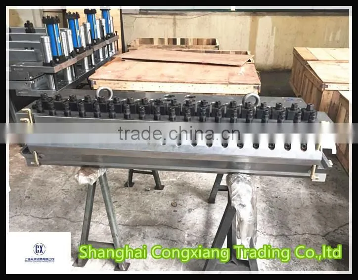 Extrusion mould for the plastic production line and extruder machine
