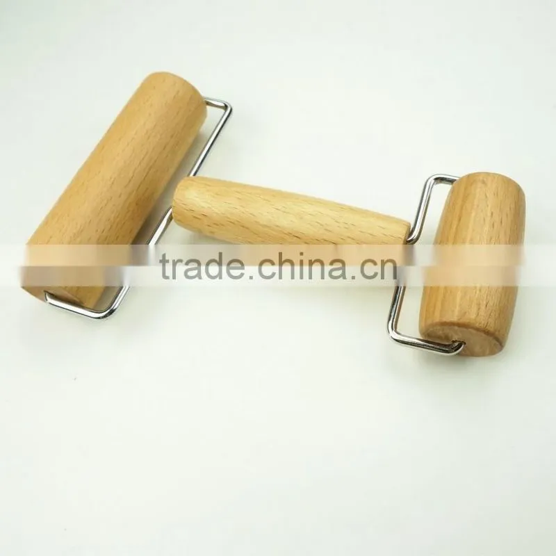 22028 wooden pastry pizza rollers