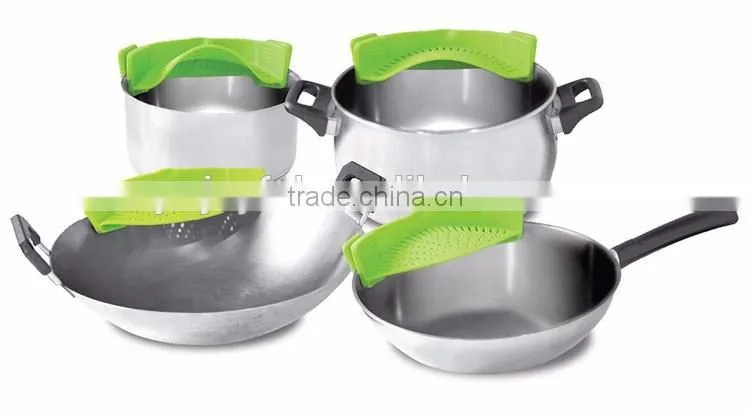 Clip-on Silicone Strainer for Draining Food while Cooking Snap Pan Strainer