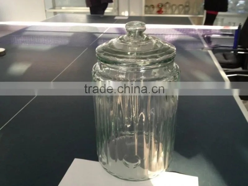 Clear juice jar with lid
