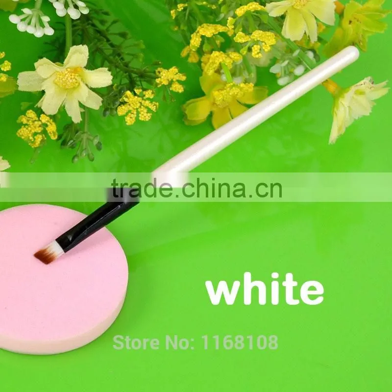 Fashion Eyebrow Eyeshadow Brush Makup Tool