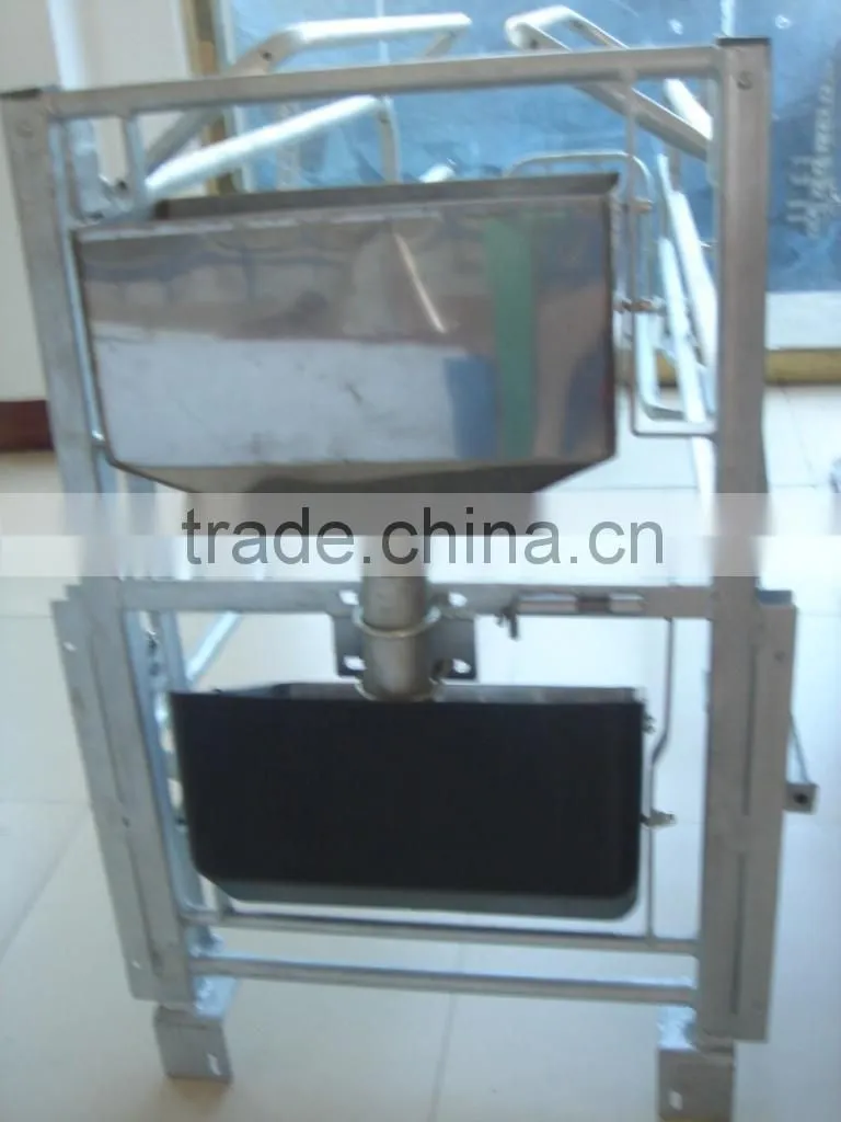 Hot galvanized Farrowing crate for pig with metal fence