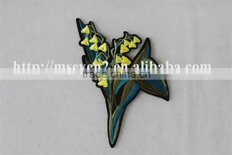 cheap price factory wholesale professional customized applique embroidered patches flower shape for clothing