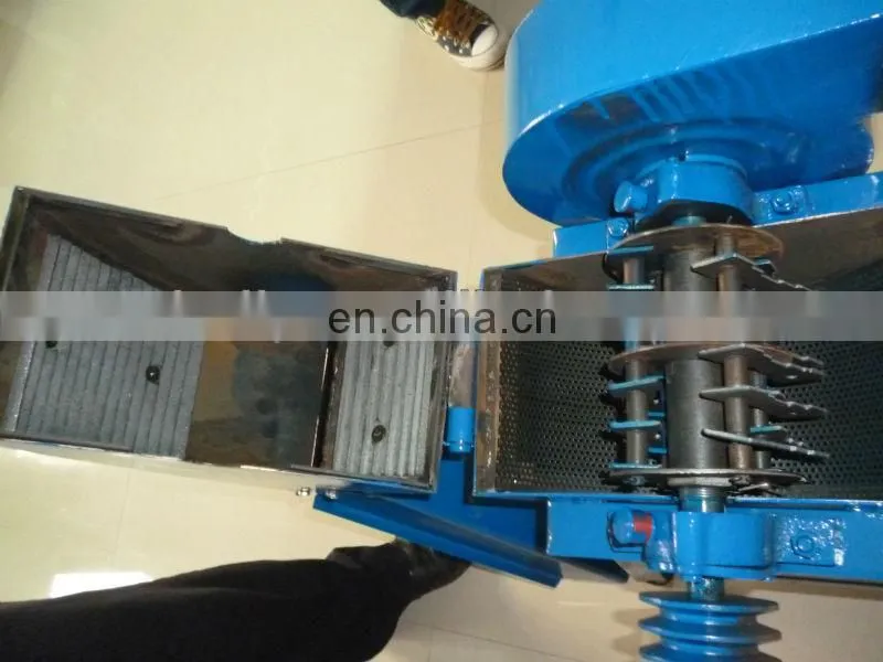 hot sale! /wheat/straw/beans/maize/branch/sugarcane tree skin/hay/grass crusher