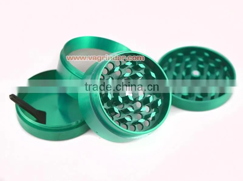 Free logo Metal Herb Grinders Machine Herb Grinder 55mm Diameter Zinc Alloy Material Gunblack 4 parts with Mini Pollen Scraper