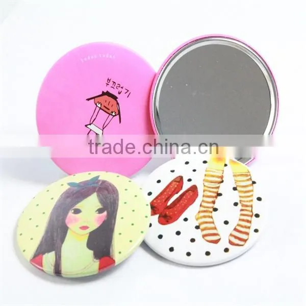 *pocket mirror