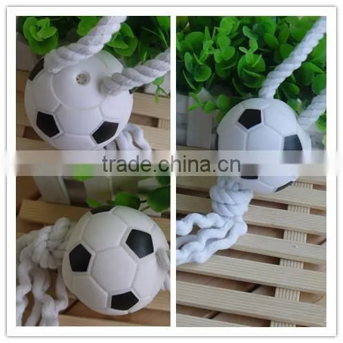 2016 new pet toys football dog bit squeaky toys