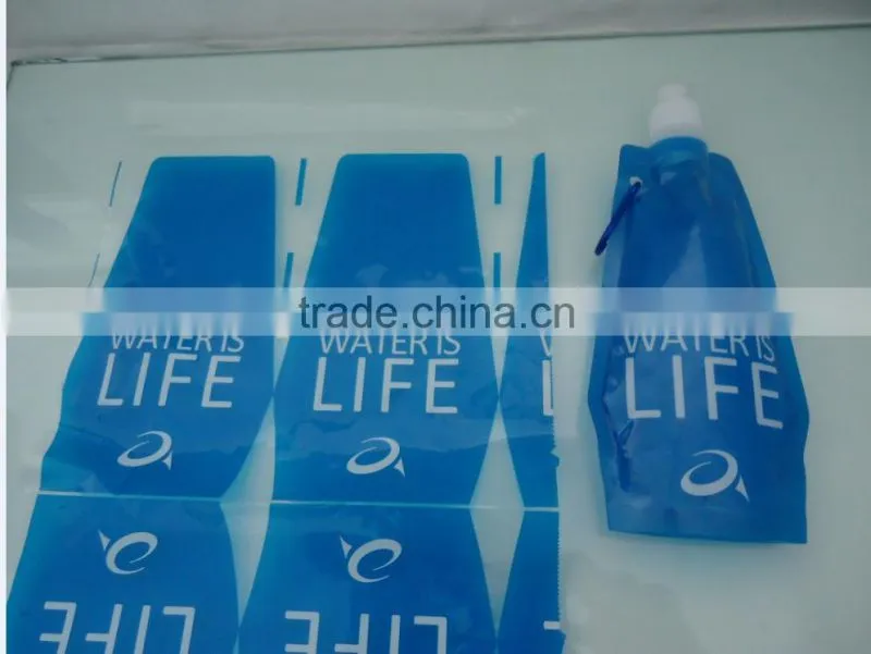 Water Bags Multicolor Green Portable Food Safety Grade PVC Foldable Water Bags with Metal Carabiner