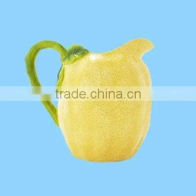 stawberry shaped ceramic cooling water kettle