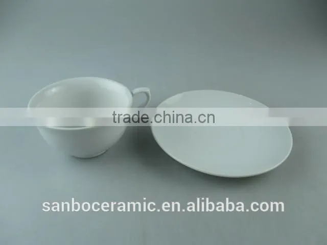 Stock cheap White Ceramic tea cup and saucer with Gife Box
