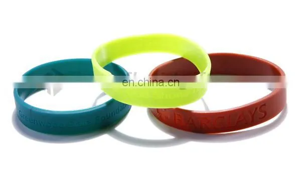 popular silicone writband/rubber bracelet manufacturer